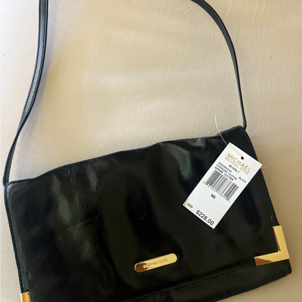 CLEARANCE ⚠️ Michael Kors Black and Gold Shoulder Bag